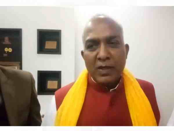 योगी सरकार के मंत्री बोले, हनुमान ठाकुर थे, वजह भी बताई योगी सरकार के मंत्री बोले, हनुमान ठाकुर थे, वजह भी बताई