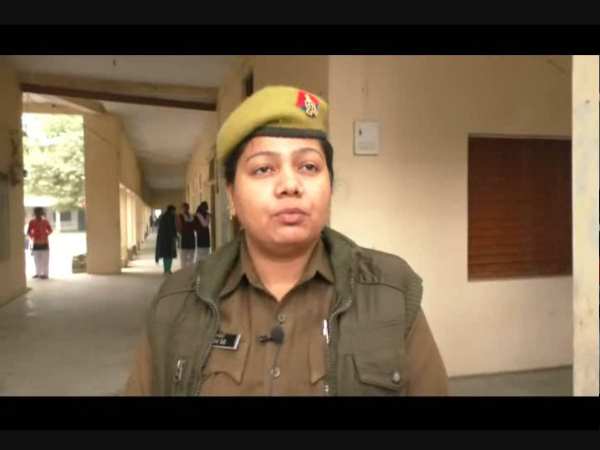 self defence tactics to five thousand girls by up police woman in mau up self defence tactics to five thousand girls by up police woman in mau up