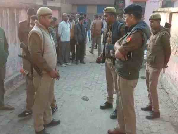 प्रतापगढ़ में दिनदहाड़े खाकी पर हमला, सिपाही को गोलियों से भून दिया प्रतापगढ़ में दिनदहाड़े खाकी पर हमला, सिपाही को गोलियों से भून दिया