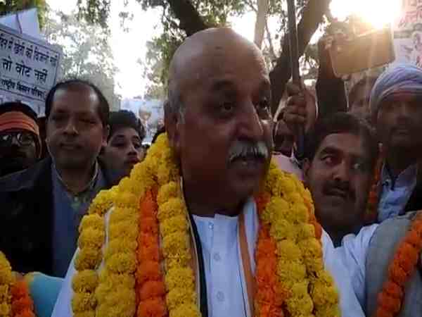 प्रवीण तोगड़िया बोले सत्ता में बैठे सिकंदर सुधर जाएं