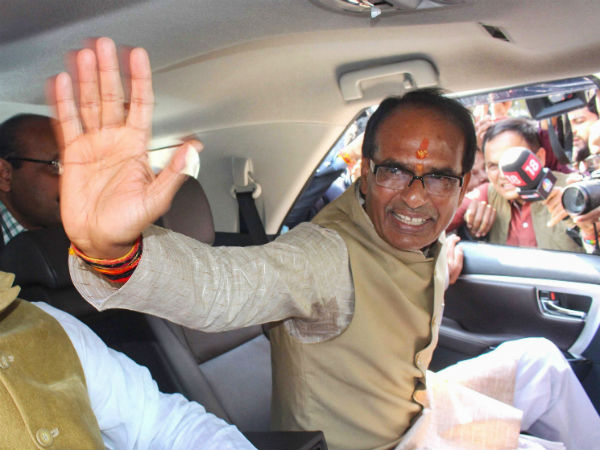 'ना हार में, ना जीत में, किंचित नहीं भयभीत मैं'