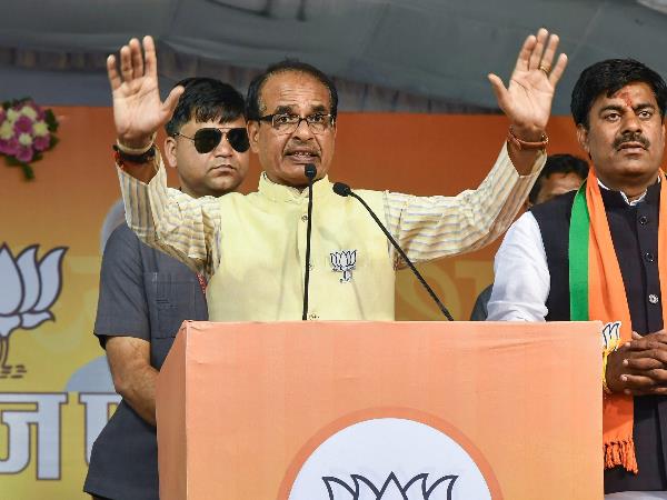 MP में तख्ता पलट के आसार
