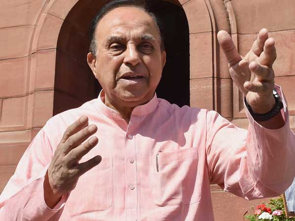अपनी सरकार को लेते रहे हैं निशाने पर