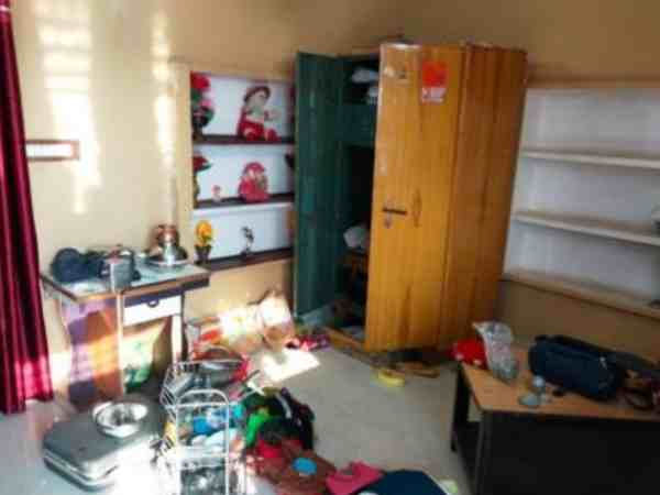घर में घुस बदमाशों ने पति-पत्नी को बनाया बंधक, 25 लाख की लूट को दिया अंजाम घर में घुस बदमाशों ने पति-पत्नी को बनाया बंधक, 25 लाख की लूट को दिया अंजाम