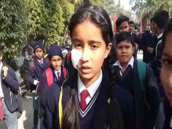 हादसे में छात्र की हुई मौत तो नाराज स्टूडेंट्स ने स्कूल में काटा बवाल, VIDEO हादसे में छात्र की हुई मौत तो नाराज स्टूडेंट्स ने स्कूल में काटा बवाल, VIDEO