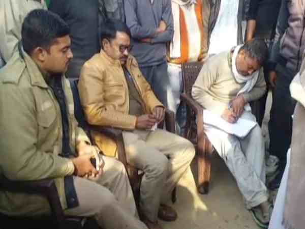 कन्नौज में आलू किसान ने फांसी लगाकर की आत्महत्या, तीन दिन में दूसरी बार हुई ऐसी घटना कन्नौज में आलू किसान ने फांसी लगाकर की आत्महत्या, तीन दिन में दूसरी बार हुई ऐसी घटना