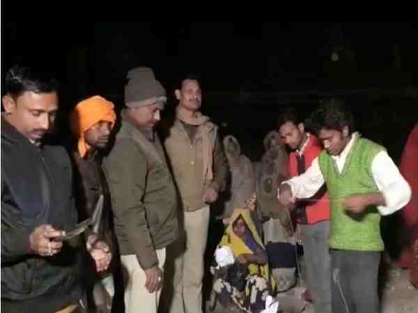 चीनी मिल के बॉयलर में मजदूर का शव मिलने से मचा हड़कंप, पुलिस ने कहा- शरीर पर चोट के निशान चीनी मिल के बॉयलर में मजदूर का शव मिलने से मचा हड़कंप, पुलिस ने कहा- शरीर पर चोट के निशान