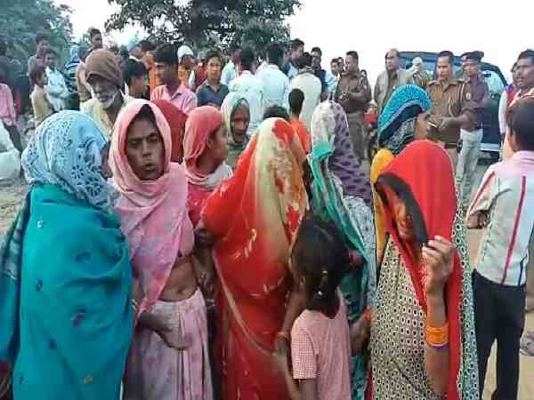 यूपी: थाने जा रही रेप पीड़िता की गोलियों से भूनकर की गई हत्या, धारदार हथिया की गोलियों से भूनकर कर और धारदार हथियार से हमला कर उतारा मौत के घाट, यूपी: थाने जा रही रेप पीड़िता की गोलियों से भूनकर की गई हत्या, धारदार हथिया की गोलियों से भूनकर कर और धारदार हथियार से हमला कर उतारा मौत के घाट,
