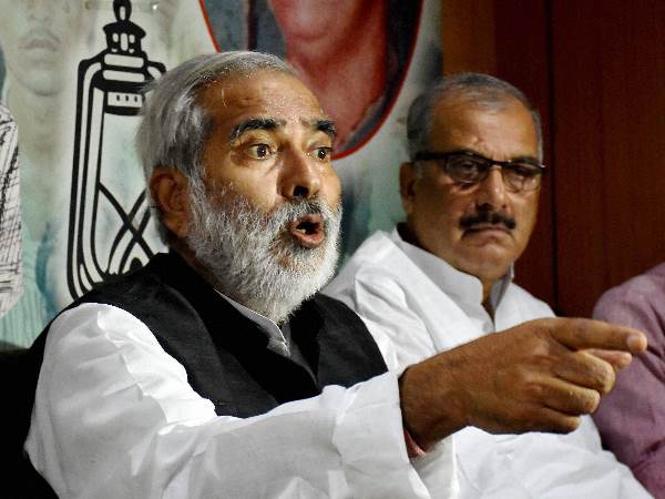 'BJP डूबती नाव है, इस पर सवारी कौन करेगा'