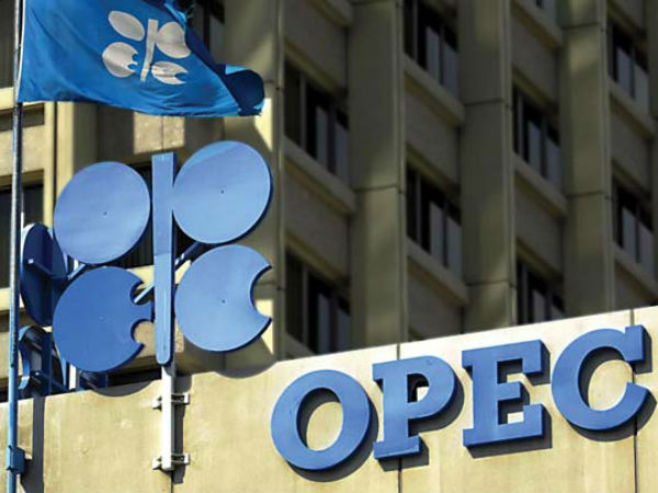 दुनिया भर में तेल उत्पादन का आधा हिस्सा OPEC और उसके साझेदार देशों का ही है