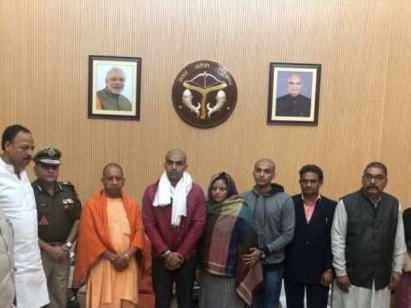 Inspector’s wife rajani singh tells Yogi Adityanath My husband received threat calls Inspector’s wife rajani singh tells Yogi Adityanath My husband received threat calls