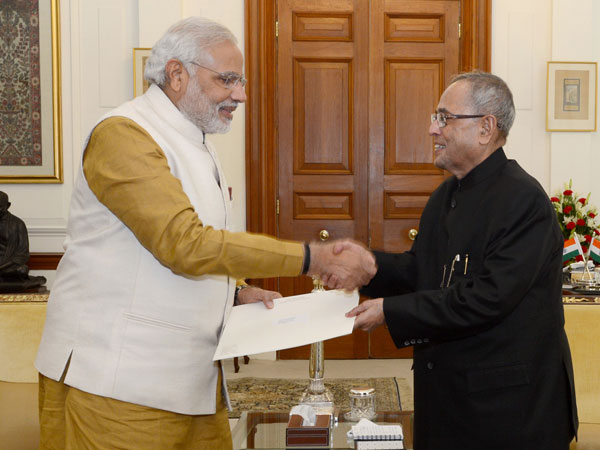 मोदी और प्रणब की कैमिस्ट्री