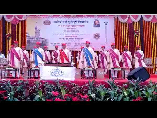Pune University changed cloth for convocation Pune University changed cloth for convocation