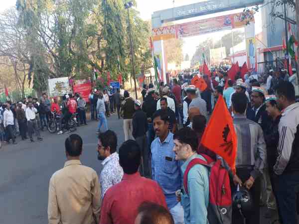 many factories closes lakhs of employees on strike in pune many factories closes lakhs of employees on strike in pune