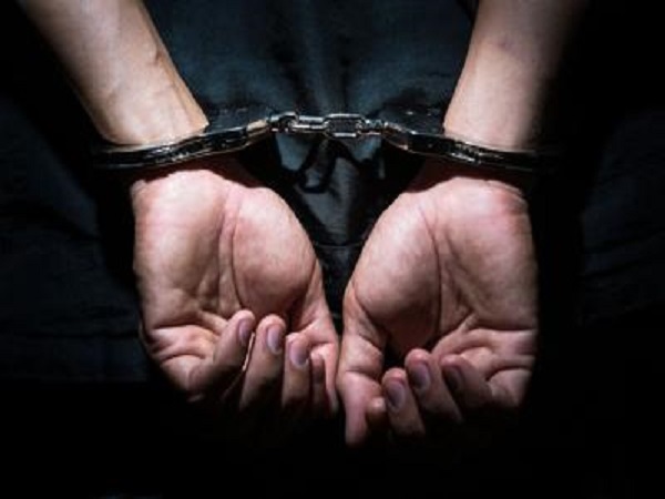महिला हर रोज एटीएम के चक्कर लगाने लगी और एक दिन नजर आया आरोपी