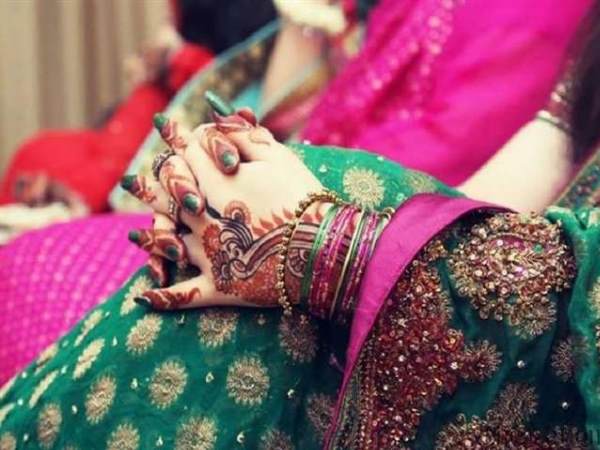 युवती ने बचने की कोशिश की, लेकिन नाकाम रही