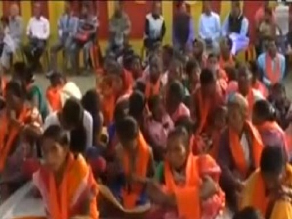 Tripura: 98 Christians Converted to Hinduism, were forced to become Christians in past, hindu jagran manch Tripura: 98 Christians Converted to Hinduism, were forced to become Christians in past, hindu jagran manch