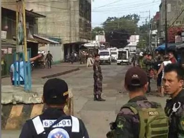 Philippine 2 bombs explode outside cathedral on southern Jolo Island, several dead Philippine 2 bombs explode outside cathedral on southern Jolo Island, several dead