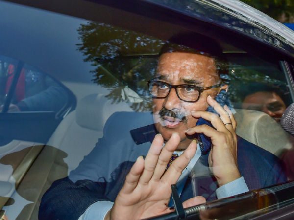 वर्मा के खिलाफ 10 मामले