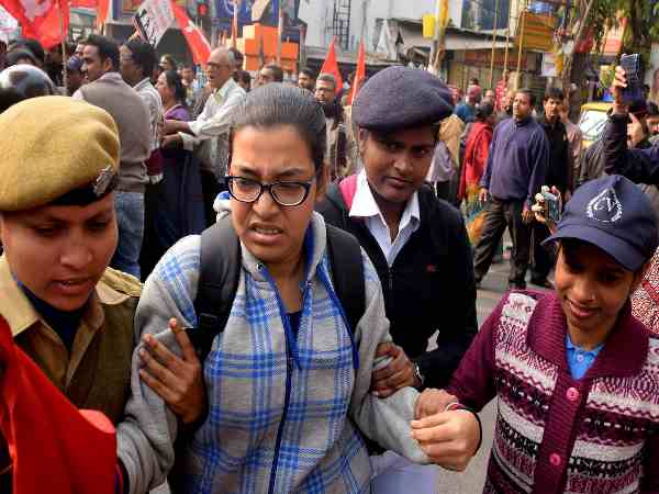 Ninty nine people arrested by police on second day bandh in Kolkata Ninty nine people arrested by police on second day bandh in Kolkata