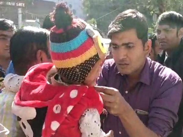 indore Parents locked Daughter in Car and Went to Doctor indore Parents locked Daughter in Car and Went to Doctor