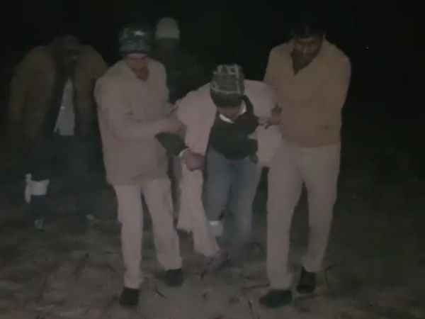 Two cops injured in police encounter in Baghpat Two cops injured in police encounter in Baghpat