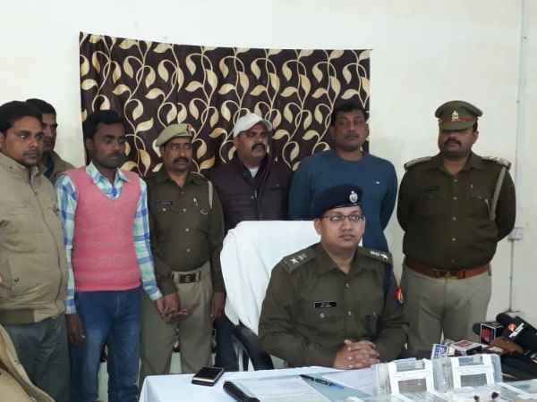 Balrampur Police caught two smugglers with a drugs 2 crore Balrampur Police caught two smugglers with a drugs 2 crore