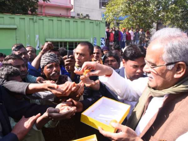 chhattisgarh, Bhupesh baghel, celebrate happy new year 2019, raipur, भूपेश बघेल, छत्तीसगढ़ chhattisgarh, Bhupesh baghel, celebrate happy new year 2019, raipur, भूपेश बघेल, छत्तीसगढ़