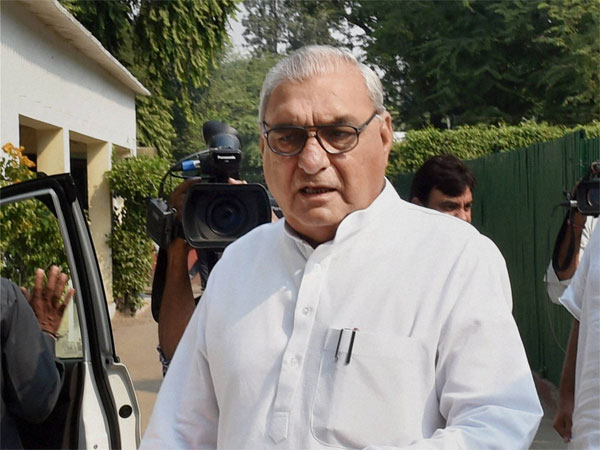 cbi raids haryana former cm bhupinder singh hooda house in rohtak cbi raids haryana former cm bhupinder singh hooda house in rohtak