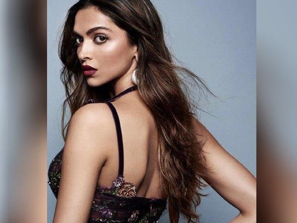कुशन पर लिखीं 3 खूबसूरत बातें