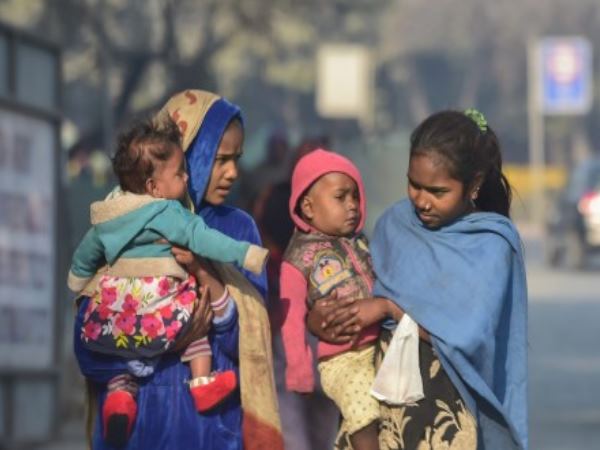 fog in delhi made 12 trains late, north western cold will arrive in delhi fog in delhi made 12 trains late, north western cold will arrive in delhi