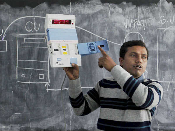 पिछले चुनावों हैकिंग का दावा