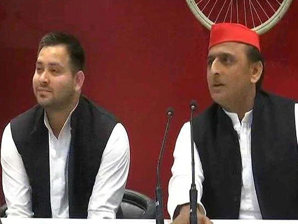 लालू की सबसे छोटी बेटी की शादी हुई है मुलायम के पौत्र तेज प्रताप