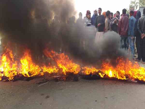 https://hindi.oneindia.com/news/patna/two-abducted-naxalites-bihar-488868.html https://hindi.oneindia.com/news/patna/two-abducted-naxalites-bihar-488868.html