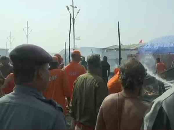 Cylinder blast in Prayagraj Kumbh, fire in Digambar Akhada Cylinder blast in Prayagraj Kumbh, fire in Digambar Akhada