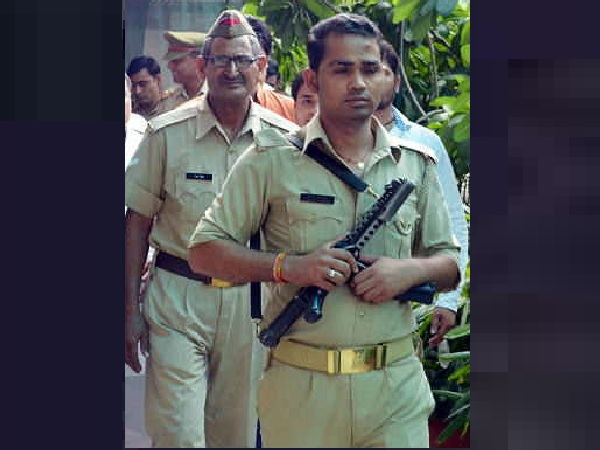 'हमसे अच्छा भोजन तो जेल में कैदी खा रहे'