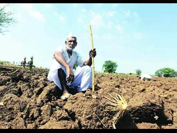 कम वर्षा के कारण किसान आर्थिक संकट में फंसे