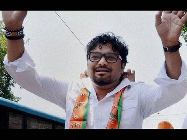 West bengal: Ones again Attack on Babul Supriyos convoy in asansol West bengal: Ones again Attack on Babul Supriyos convoy in asansol