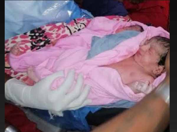 Porbandar: 108 staff helps deliver twins in ambulance Porbandar: 108 staff helps deliver twins in ambulance