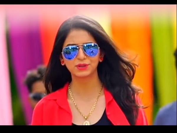know about gujarati singer KINJAL DAVE know about gujarati singer KINJAL DAVE