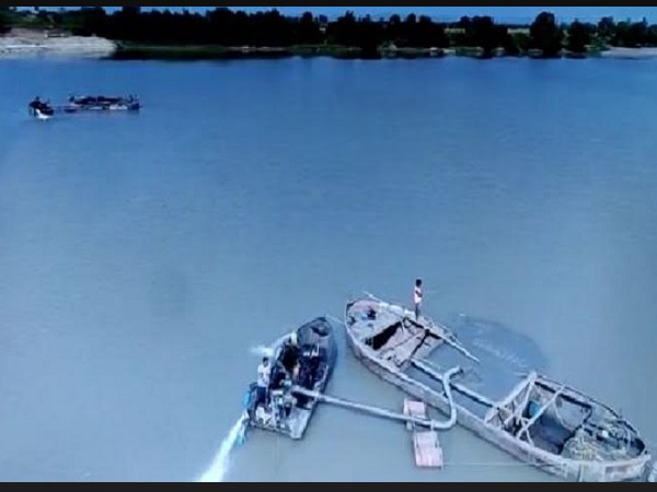 In Gujarat drone deployed for Monitoring of sand and mining-mafia at Tapti river basin In Gujarat drone deployed for Monitoring of sand and mining-mafia at Tapti river basin