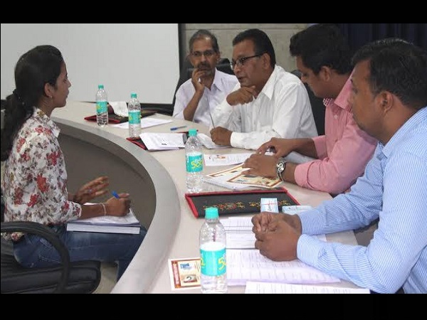 क़ाबिलियत के आधार पर जॉब