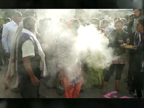Rajkot: Seven daughters did funeral procession to their mothers dead body Rajkot: Seven daughters did funeral procession to their mothers dead body