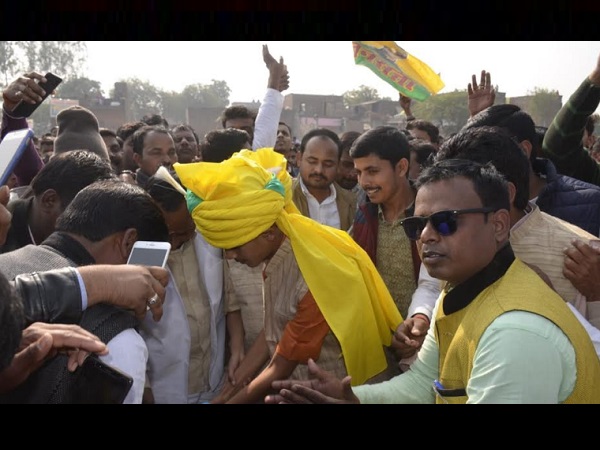दोनों बेटे सार्वजनिक मंचों पर नजर आएंगे