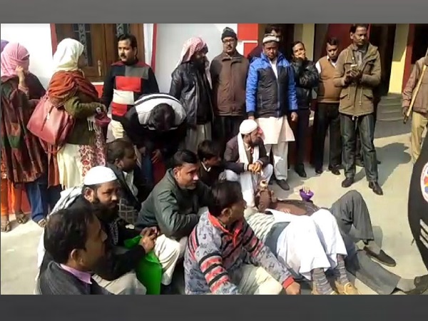 Shahjahanpur : these Madarsa teachers Havent received honorarium for 33 months Shahjahanpur : these Madarsa teachers Havent received honorarium for 33 months
