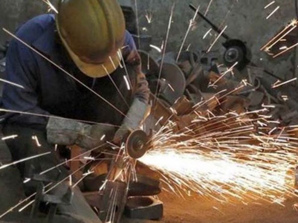 IIP growth slips to 0.5 percent in November, lowest in 17 months IIP growth slips to 0.5 percent in November, lowest in 17 months