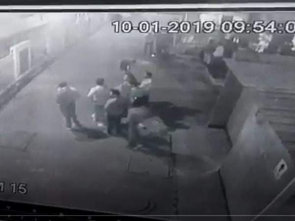 Indore Girl jumps from 5th floor of Shekhar center building Indore Girl jumps from 5th floor of Shekhar center building