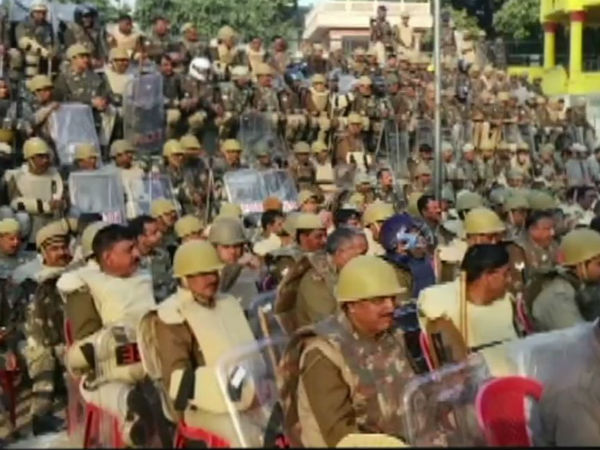 चप्पे-चप्पे पर पुलिस