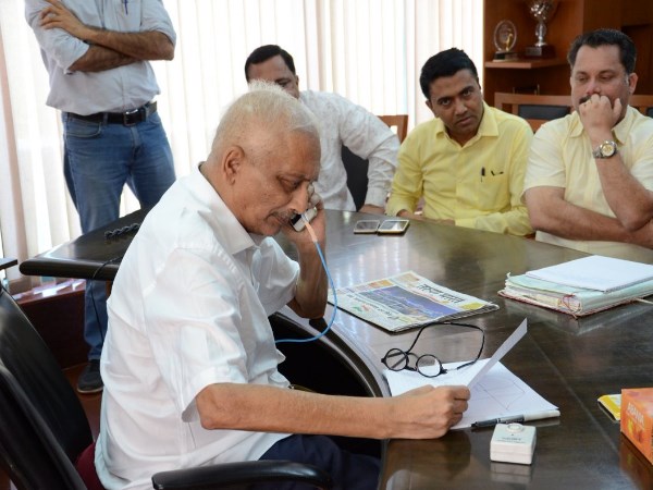 पर्रिकर करीब 4 महीने बाद अपने ऑफिस पहुंचे