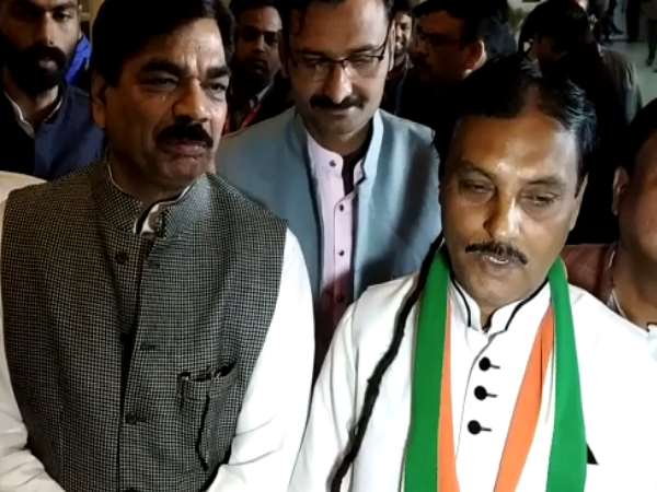 CM कमलनाथ ने मनोज नामदेव को विधानसभा बुलाया